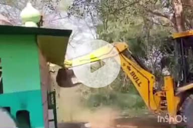 हरिद्वार: बहादराबाद में प्रशासन ने पुलिस फोर्स के साथ हटाई मजार, DM मयूर दीक्षित ने दी जानकारी