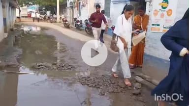 नवादा: सदर अस्पताल के उपाधीक्षक चेंबर के पास जल जमाव और टूटी नाली से जनता परेशान