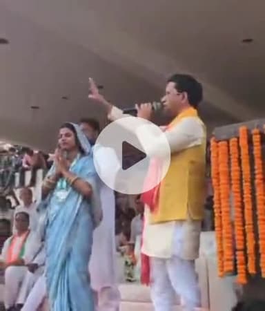 विभूतिपुर: विभूतिपुर में भोजपुरी एक्टर निरहुआ ने जनसभा को संबोधित कर एनडीए के लिए वोट मांगा