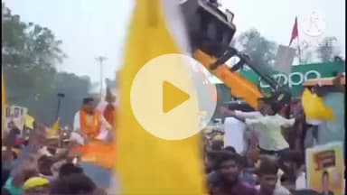 बक्सर: जन सुराज के सूत्रधार प्रशांत किशोर ने बक्सर विधानसभा में किया रोड शो, उमड़ा जन सैलाब