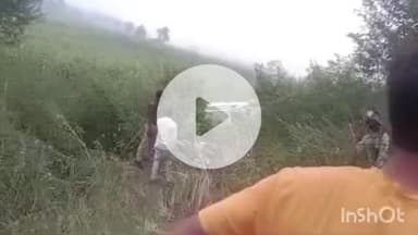 बहराइच: सेमरहना के पास कार की टक्कर से बाइक सवार युवक की मौत, मृतक की पत्नी सहित 2 घायल, हादसे के बाद खड्ड में पलटी कार