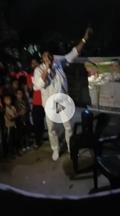 जो मैदान में उतरे गरीबों के बीच रहे वही सच्चा नेता हैं l 
कैरमबोर्ड छाप को जिताना है 10 नंबर बटन दबाना है l