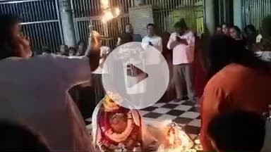 हाथरस: चौबे वाले महादेव मंदिर पर भोलेनाथ के भव्य श्रृंगार और अन्नकूट प्रसादी का आयोजन, श्रद्धालुओं की भीड़ मौजूद