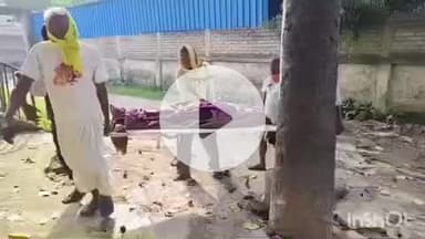 आरा: आरा-अरवल मार्ग पर सहार थाना क्षेत्र के गुलजारपुर बस स्टैंड के समीप हुए सड़क हादसे में जख्मी फेरी वाले की मौत