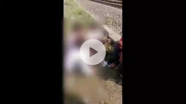 झांसी: बल्लमपुर के पास झांसी-मुंबई रेलवे लाइन के ट्रैक पर बच्चों ने रखे पत्थर, रेलवे गैंगमैन ने पकड़ा, वीडियो वायरल
