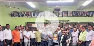 चास: बोकारो जिला अधिवक्ता संघ परिसर में अधिवक्ता संघ के पूर्व अध्यक्ष स्व. सीताराम रवानी की पुण्यतिथि मनाई गई