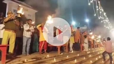 सिराथू: दर्जा प्राप्त राज्य मंत्री (पिछड़ा वर्ग) सोहनलाल कड़ा गंगा आरती में शामिल हुए, किया दीपदान