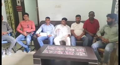 धनबाद/केंदुआडीह: जेएलकेएम के केंद्रीय सचिव प्रदीप महतो ने निरीक्षण भवन में प्रेस वार्ता का आयोजन किया