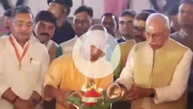 देव दीपावली: नमो घाट पर सीएम योगी आदित्यनाथ ने किया पहला दीप प्रज्वलित