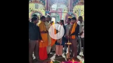 इटाढ़ी: कार्तिक पूर्णिमा पर ठाकुरबाड़ी मंदिर परिसर, इटाढ़ी में जलाए गए 2100 दीप