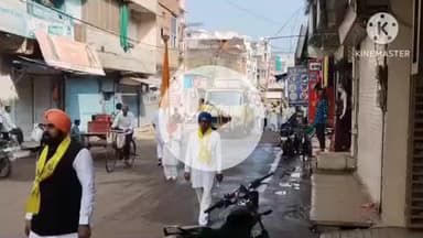 खुरई: गुरुनानक देव जी के 556वें प्रकाश पर्व पर नगर के मुख्य मार्गों से धूमधाम से निकला नगरकीर्तन, गुरुद्वारे में हुए आयोजन