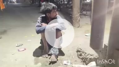 हाथरस: गांव एवरनपुर में नशे की लत छुड़ाने के लिए परिजनों ने बेटे को जंजीरों से जकड़ा, पुलिस पहुंची, वीडियो वायरल