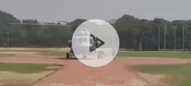 पीएम मोदी का वाराणसी दौरा: भारतीय वायु सेवा के विमान ने बरेका ग्राउंड में टच एंड गो का किया रिहर्सल