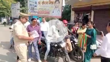 लखीमपुर: भारत विकास परिषद संस्कृति शाखा और TSI ने सौजन्य चौक पर यातायात माह जागरूकता को लेकर लोगों को किया जागरूक