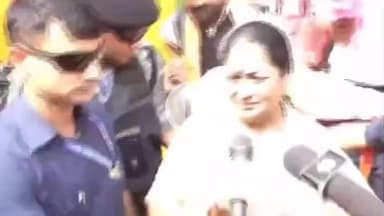 गया टाउन सीडी ब्लॉक: गया में दिल्ली सीएम रेखा गुप्ता ने राजद पर साधा निशाना, कहा- लालटेन ने बिहार को हमेशा अंधेरे में रखा