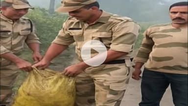 बेरमो: ढ़ोरी और बी.एण्ड.के. क्षेत्र में CISF टीम ने छापेमारी कर 20 साइकिल और भारी मात्रा में अवैध कोयला किया जब्त