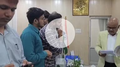 कानपुर: छात्र संघ बहाली मोर्चा ने DM को सौंपा ज्ञापन, कुलपति विनय पाठक पर यूजीसी और उच्च न्यायालय के आदेशों का उल्लंघन का आरोप