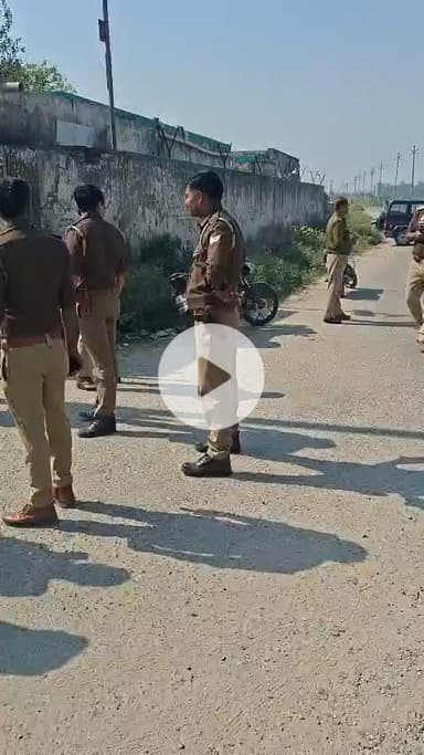 @गाजियाबाद_सनसिटी_बिल्डर किसानो के साथ छल, बिल्डर का अस्तित्व नहीं फिर भी जमीनों का सौदा।
#Ghaziabad_Suncity_builder deceives farmers; the builder no longer exists, yet they are still dealing in land.
@Bhartiya_Kisan_Sangthan