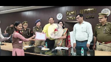 इटावा: उत्तर प्रदेश राज्य महिला आयोग के सदस्य ने विकास भवन में सनी पीड़ित महिलाओं की समस्याओं पर चर्चा की