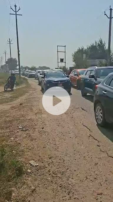 @गाजियाबाद_सनसिटी_बिल्डर किसानो के साथ छल, बिल्डर का अस्तित्व नहीं फिर भी जमीनों का सौदा।
#Ghaziabad_Suncity_builder deceives farmers; the builder no longer exists, yet they are still dealing in land.
@Bhartiya_Kisan_Sangthan