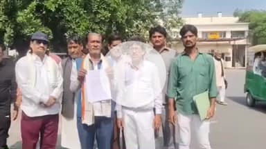 झांसी: राजा गंगाधर राव ने पूर्वजों को उपहार में दी थी जमीन, अब दबंग कर रहे कब्जा, बजरिया निवासी लोगों ने DM को दिया शिकायत पत्र