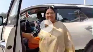 इटावा: सदर विधायक और डीएम ने पक्का तालाब के विक्टोरिया हॉल का निरीक्षण किया, कहा- बनेगी लाइब्रेरी और दी जाएगी संगीत शिक्षा