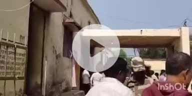 खुसरूपुर: खुसरूपुर प्रखंड में मतदान को लेकर दिखा महिला-पुरुषों में उत्साह, लंबी कतारों में खड़े होकर किया मतदान