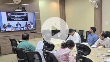 झांसी: मुख्य निर्वाचन अधिकारी ने विशेष प्रगाढ़ पुनरीक्षण की समीक्षा की, लापरवाह अधिकारियों को कार्यवाही की चेतावनी दी