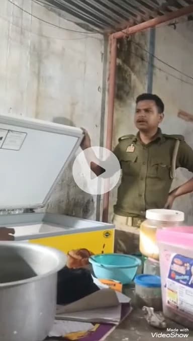 मिर्ज़ापुर: नरोईया बाजार में दुकानदार को धमकाते हुए सिपाही का वीडियो सोशल मीडिया पर हुआ वायरल