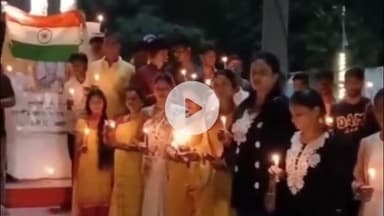 चास: IRB जवान हत्याकांड: पत्थरकट्टा चौक पर कैंडल मार्च, हत्यारों को फांसी की मांग