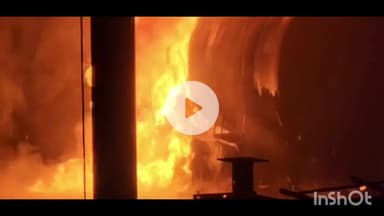 पीथमपुर: शिवम इंडस्ट्रीज में भीषण आग, 2 झुलसे, कड़ी मशक्कत से पाया काबू, घायलों का उपचार जारी