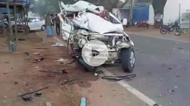 खूंटी: पोकला बाजार टांड में सड़क हादसे में हस्सा गांव के दो युवकों की मौत, पांच घायल