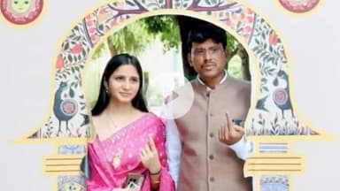 पटना ग्रामीण: पटना जिलाधिकारी डॉ. त्याग राजन ने पत्नी संग संत जेवियर स्कूल में किया मतदान