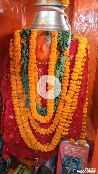 मिर्ज़ापुर: पड़रा हनुमान स्थित हनुमान मंदिर परिसर में विशाल भंडारे का आयोजन, साधु संतों ने भंडारे में प्रसाद ग्रहण किया