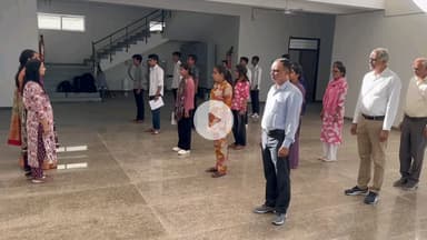 राजकीय महाविद्यालय लक्ष्मणगढ़ में विद्यार्थियों के साथ गाया वंदे मातरम