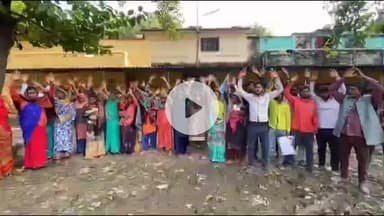 मिर्ज़ापुर: कटरा कोतवाली स्थित श्रम आयुक्त कार्यालय पर इंजीनियरिंग कॉलेज में काम कर रहे मजदूरों ने मजदूरी न मिलने पर किया प्रदर्शन