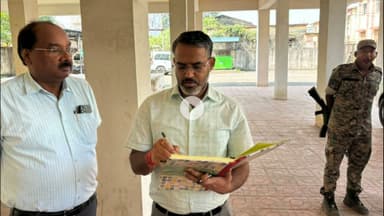 गिरिडीह: उपायुक्त रामनिवास यादव ने सिरसिया प्रखंड कार्यालय स्थित ईवीएम-वीवीपैट वेयरहाउस का किया मासिक निरीक्षण