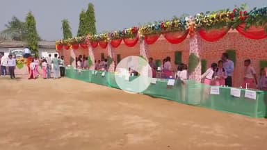 हरलाखी प्रखंड के करुणा में स्वामी विवेकानंद पब्लिक स्कूल के बच्चों ने विभिन्न प्रोजेक्ट के आकार प्रस्तुत बात संवाद किए