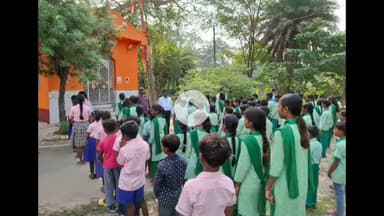 बलियापुर: वंदे मातरम की 150वीं वर्षगांठ पर प्रखंड कार्यालय में सामूहिक गान