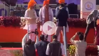 झालरापाटन: झालावाड़ के पुलिस इंस्पेक्टर मुकेश गोरा को चाईना में तिरंगा लहराने पर जयपुर में राज्य के मुख्यमंत्री ने किया सम्मान