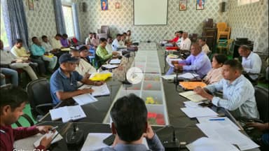 पीरटांड: पीरटांड़ बीडीओ मनोज मरांडी की अध्यक्षता में बैठक, मध्याह्न भोजन योजना में लापरवाही पर सख्त निर्देश