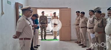 बेगूसराय: वंदे मातरम के 150 वर्ष पूरे होने पर DIG ने कार्यालय में सामूहिक गायन का आयोजन किया