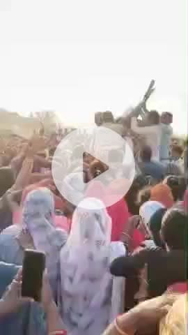 करछना: मड़वा गांव में पोस्टमार्टम के बाद मृतक का शव घर पहुंचते ही परिजनों में मचा कोहराम