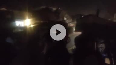 करछना के भडेवरा बाजार में हुआ भयानक एक्सीडेंट भडे़वरा बाजार में सब्जी मंडी में दुकानें लगी थी जिसमें  अनियंत्रित ट्रैक्ट