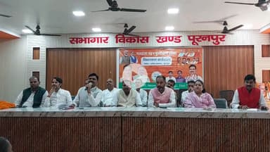 पूरनपुर: ब्लॉक सभागार में मतदाता सूची पुनरीक्षण (SIR) को लेकर बैठक सम्पन्न हुई