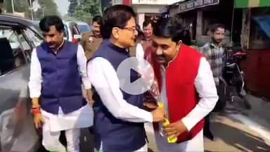 इटावा: शहर के केके डिग्री कॉलेज में सरदार पटेल जयंती समारोह कार्यक्रम में सपा महासचिव प्रोफेसर रामगोपाल यादव रहे मौजूद