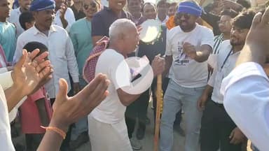 हिसुआ विधानसभा से GDA प्रत्याशी-धर्मेंद्र कुमार राजवंशी का 12 नंबर केतली छाप की समर्थन मे दलितों मे मतदान की खुशी।