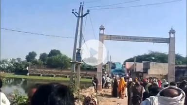 भुसावर: गांव पथेना की पोखर में कूदा एक युवक, मौके पर ग्रामीणों की भीड़ लगी