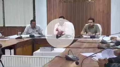 जगदलपुर: कमिश्नर बस्तर संभाग डोमन सिंह ने पंचायत एवं ग्रामीण विकास विभाग की योजनाओं की वीडियो कॉन्फ्रेंसिंग से की समीक्षा