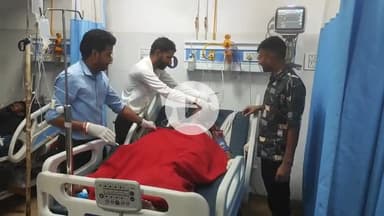 झालरापाटन: झालावाड़ के समीप रामगंज मंडी में खड़े ट्रक से टकराकर बाइक सवार एक अज्ञात व्यक्ति घायल, झालावाड़ अस्पताल में भर्ती